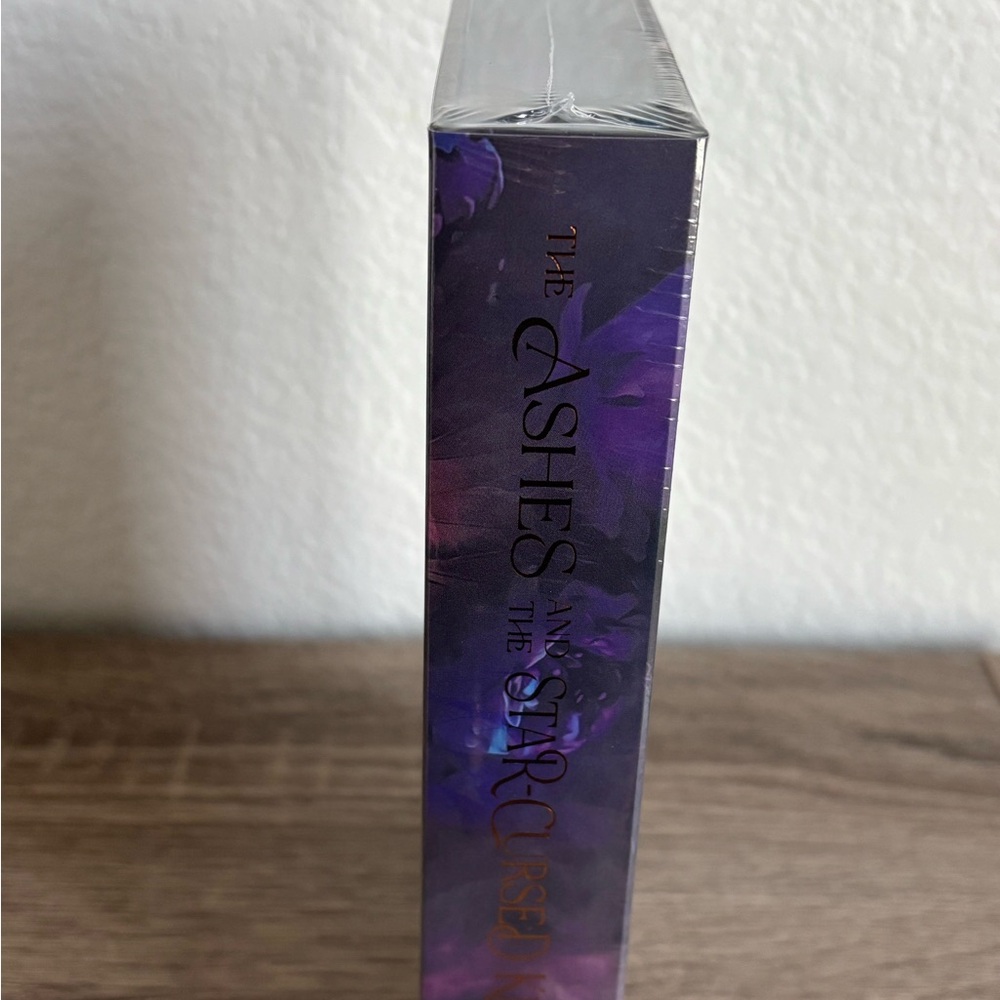 NEW CROWNS OF NYAXIA ASHES AND THE STAR CURSED KING EXCLUSIVE LUXE EDITION - Picture 6 of 11